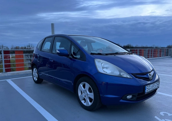 Honda Jazz cena 18500 przebieg: 175000, rok produkcji 2009 z Gliwice małe 232